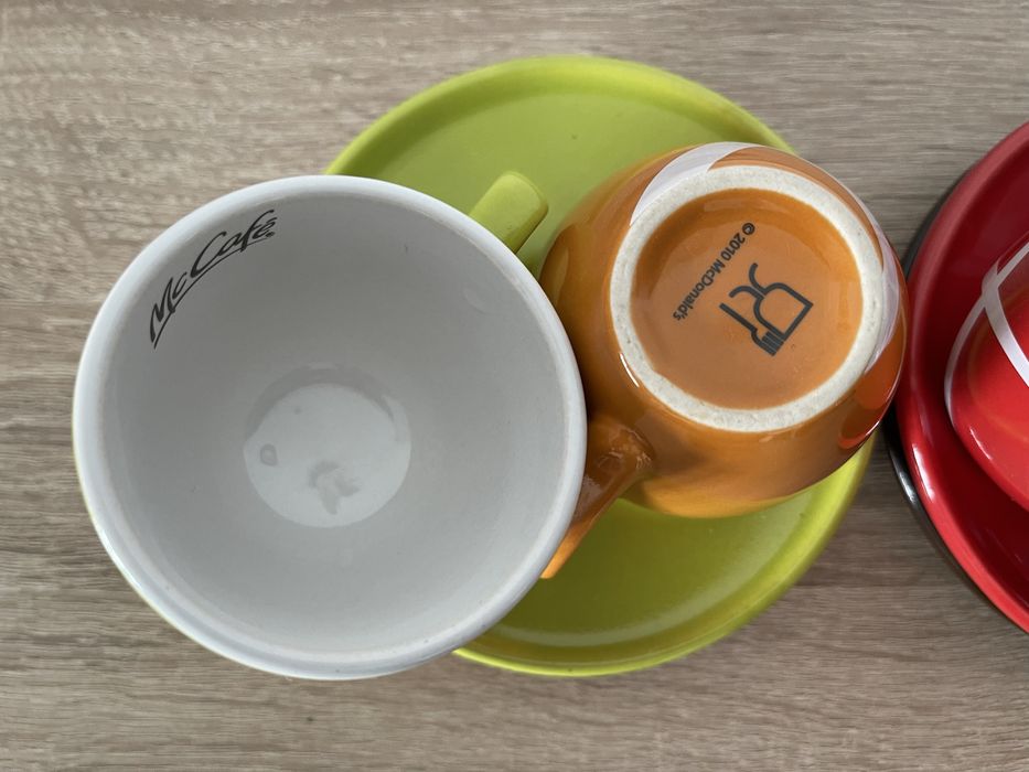 Set cani cu farfurii, colectia McCafe 2010