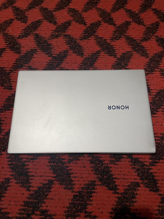Noutbuk Honor magicbook 15 8/512 Ryzen 5 5500u