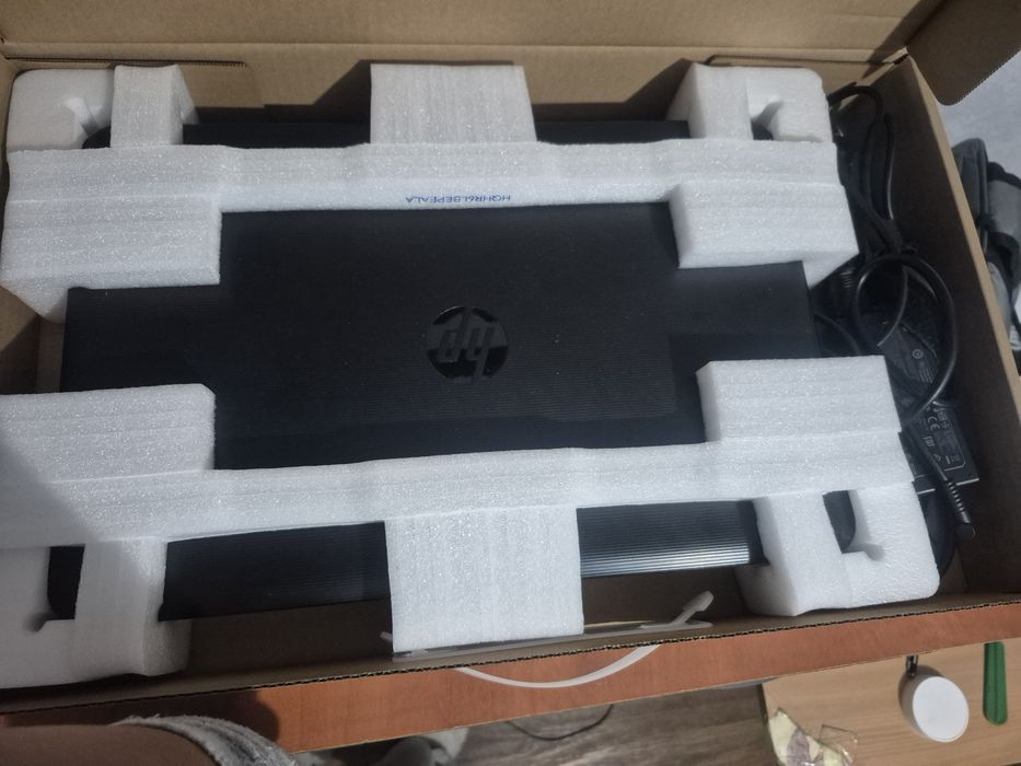 HP ноутбук в рабочем состоянии