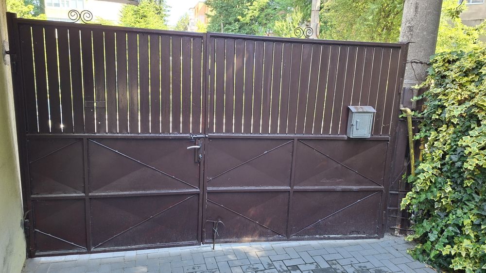 Porți metalice din țeava rectangulară