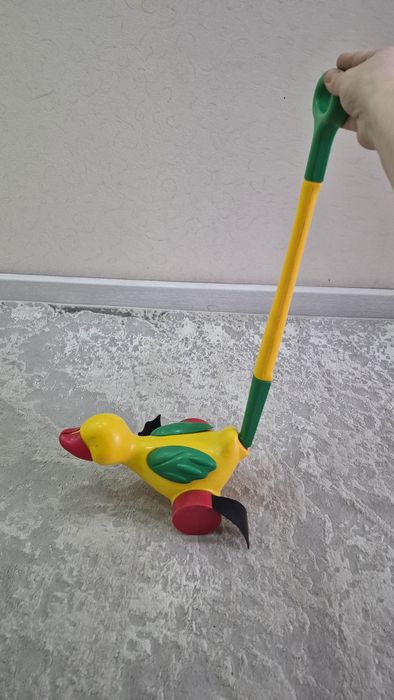 Игрушка. Тәй-тәй басып үйренуге арналған