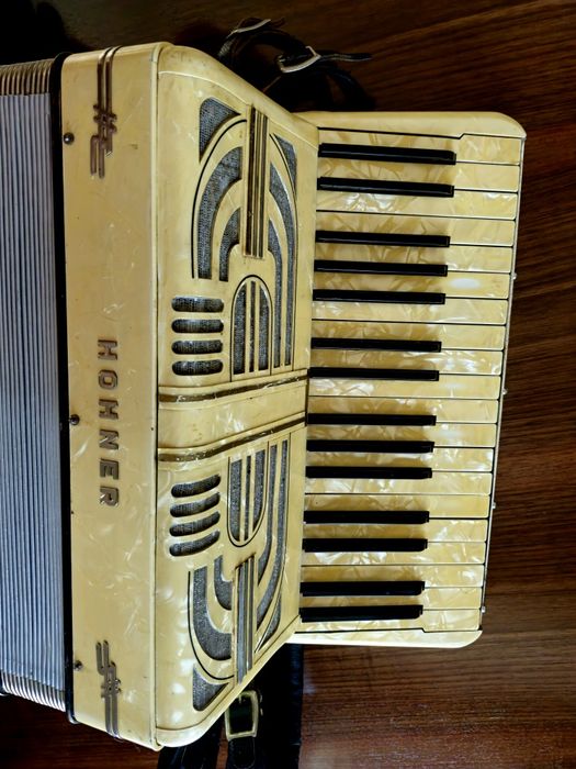 Acordeon  Hohner Verdi 2 cu 80 basi bandonat