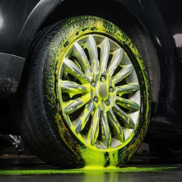 Препарат за почистване на джанти и гуми Automat, 700ml