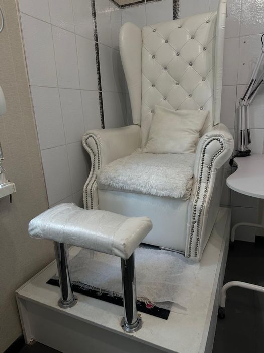 Продам мебель для маникюрного мастера