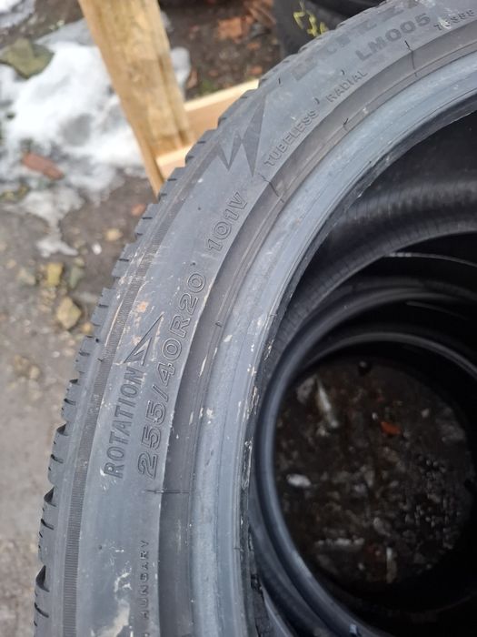 Vand 2 anvelope 255 40 20 brigestone bune de iarna dot 2023