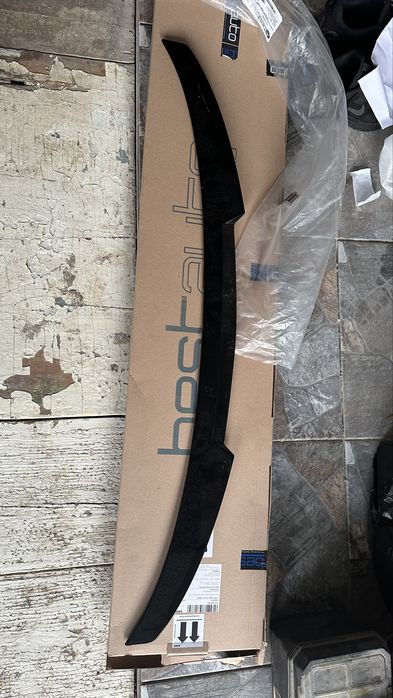 BMW F32 лип за багажник