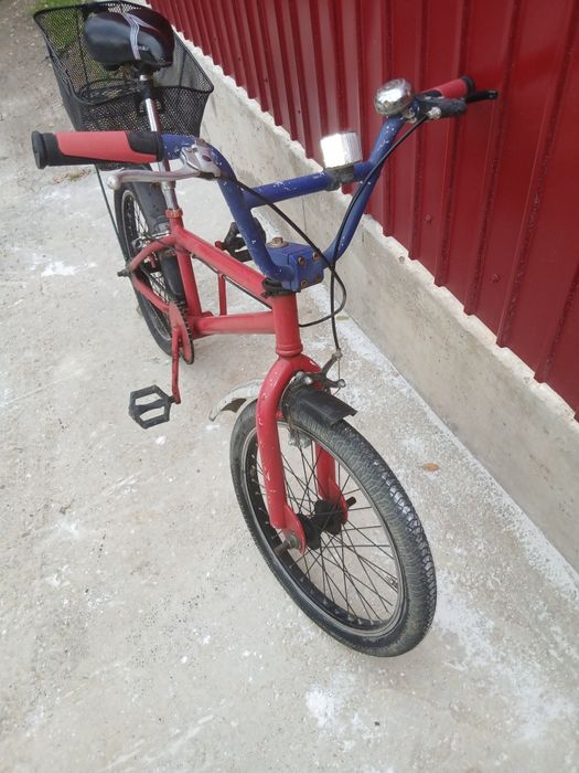 Vând bicicletă BMX,ân perfectă stare de funcționare foarte rezistenta