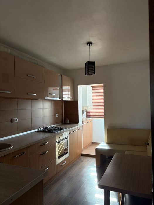 Persoana fizica, inchiriez apartament cu 3 camere