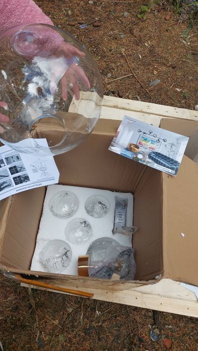 Прозрачни скачени сфери мехурчета златиста основа скандинавски стил