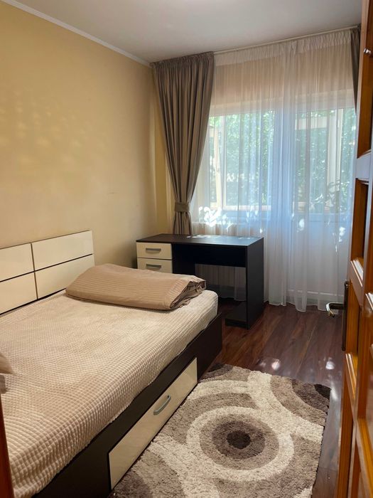 Inchiriez apartament 4 camere, Faleza Nord strada Unirii