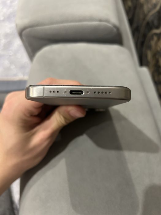 Iphone 16pro titanium