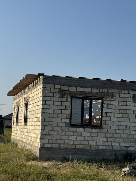 Салынып жатқан үй сатылады!