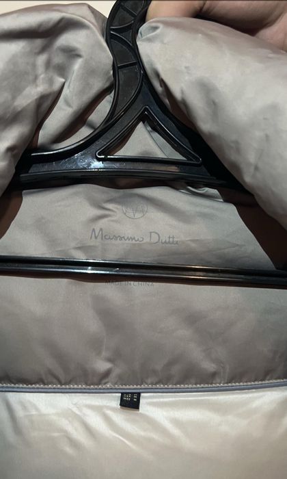 Пуховик Massimo Dutti.