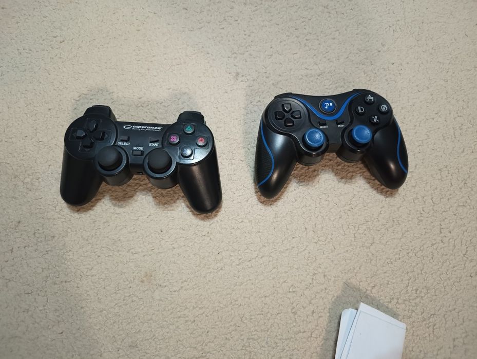 PS3 с джойстици.