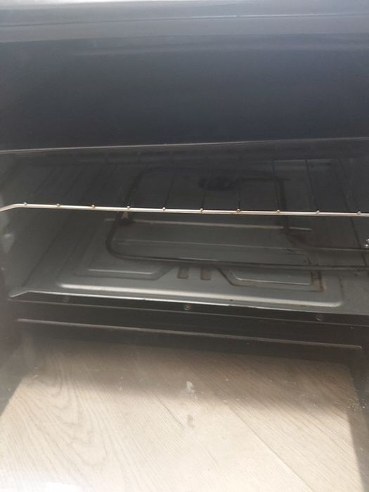 Plită electrică și cuptor