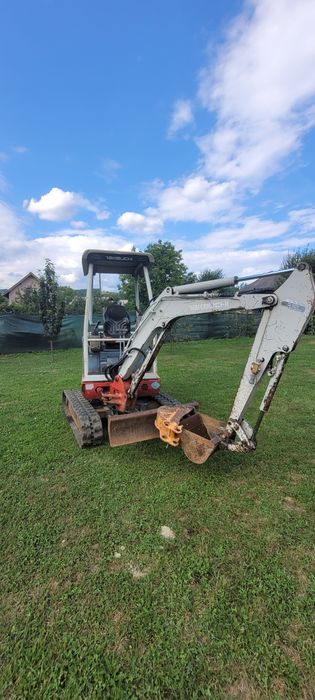 Miniescavator takeuchi tb016