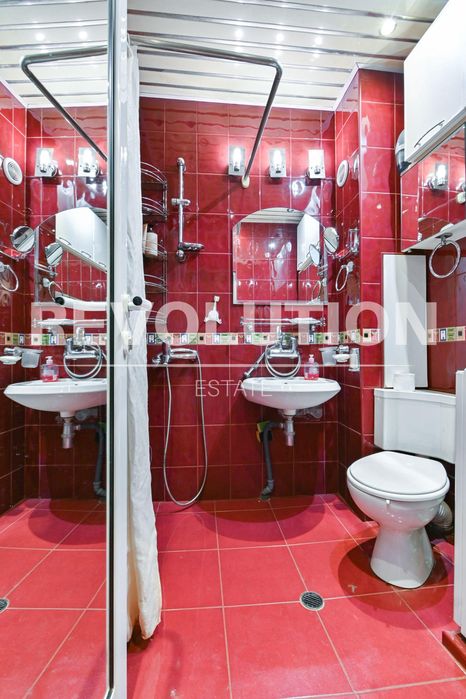 Тристаен апартамент в ж.к. Люлин 2.