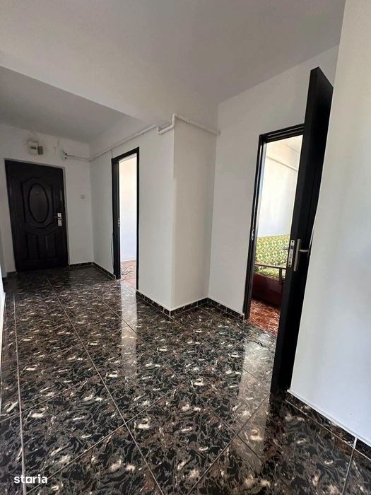De vanzare apartament cu 4 camere, ultracentral, pret 85.000 euro