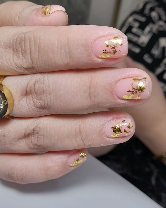 Мастер маникюра и педикюра