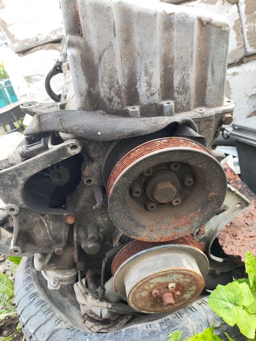 Мерс 102 мотор с навесом