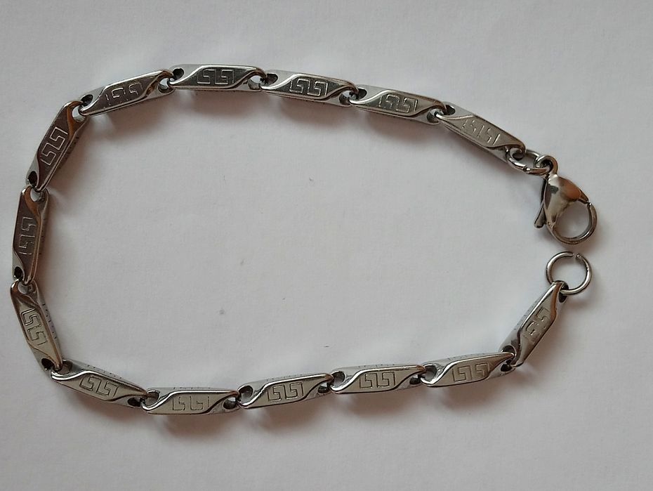 Ланец/ланци и гривна от стомана