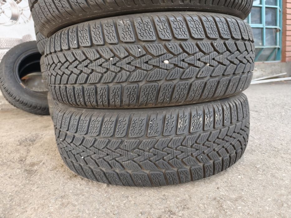 Продавам 4 зимни гуми 195/60/16 Dunlop