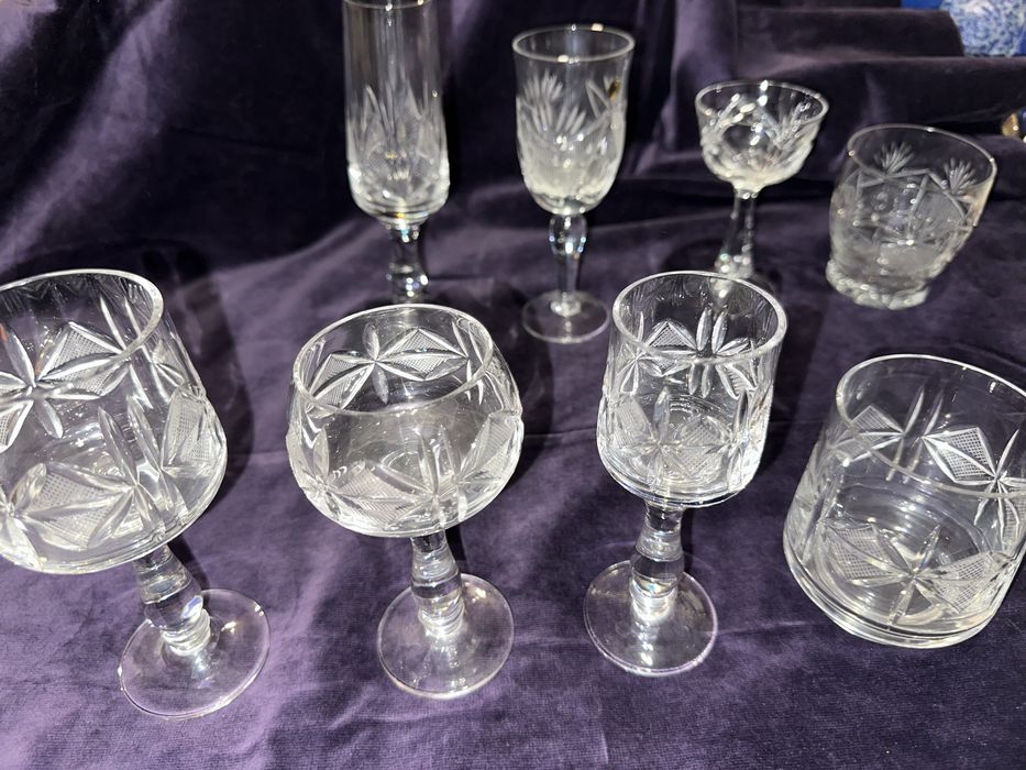 2 Кристални сервиза по 24 части всеки