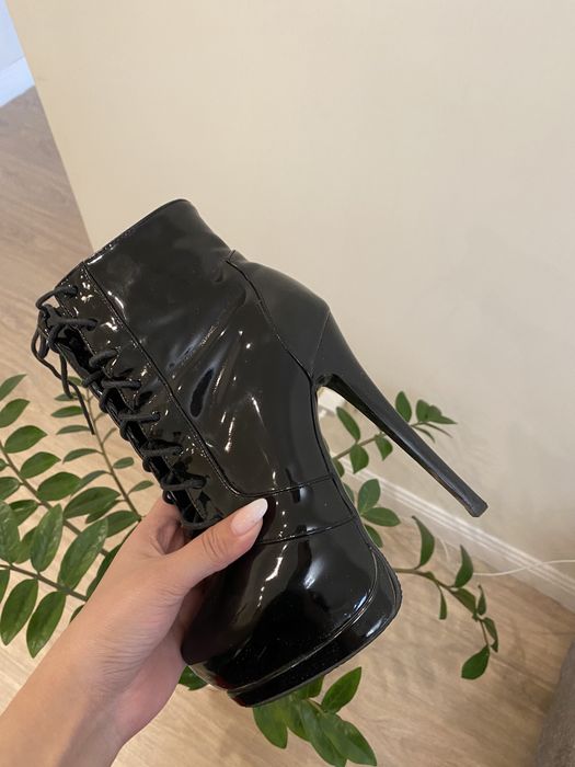 Продам ботинки