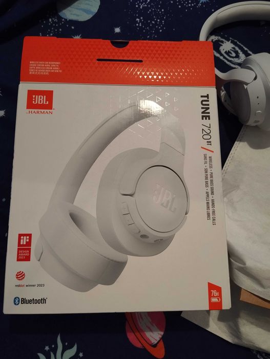 Fitness gym power and JBL white
