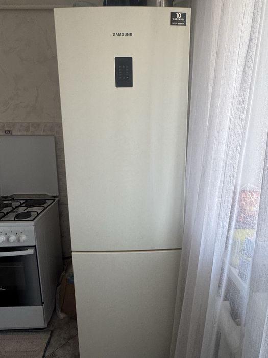 Продам холодильник самсунг в отличном состоянии