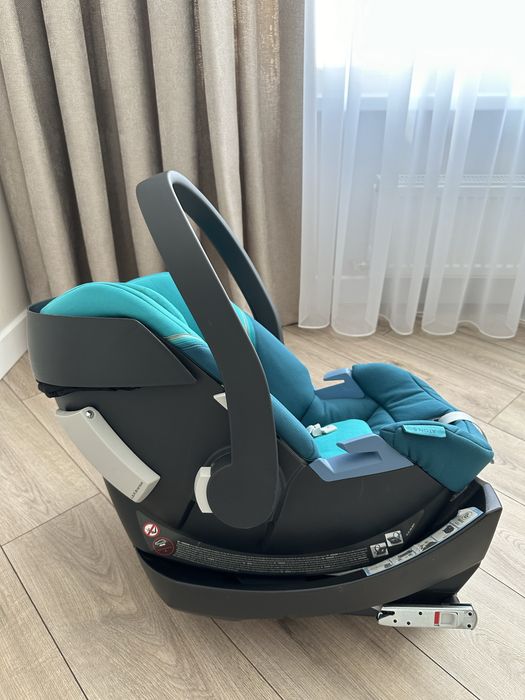 Продам автокресло Cybex с isofix