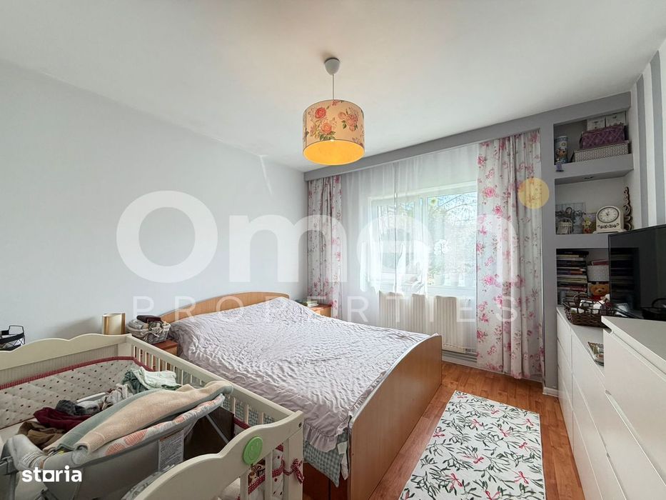 Apartament cu 3 camere decomandat, etaj intermediar,  zona Lidl Hotvon