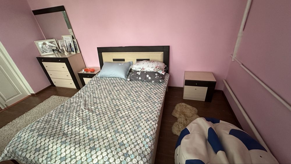 Спальный гарнитур