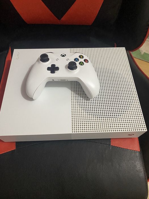 Xbox one s 1tb..