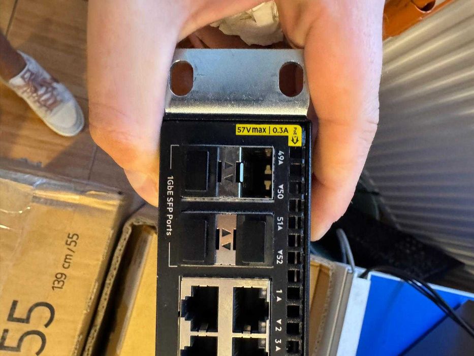 Switch HPEaruba networking JL262A Enterprise