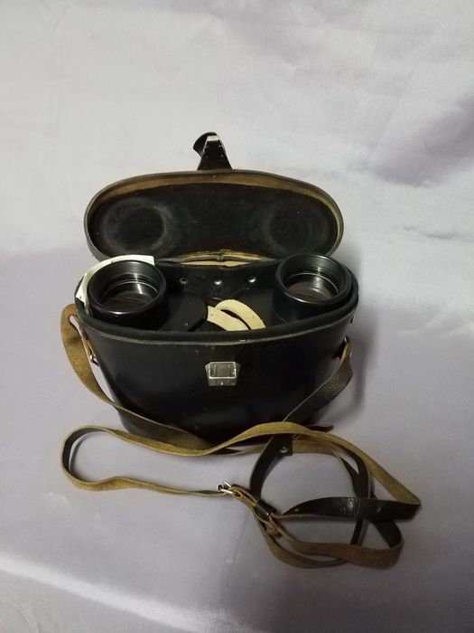 Бинокль призменный