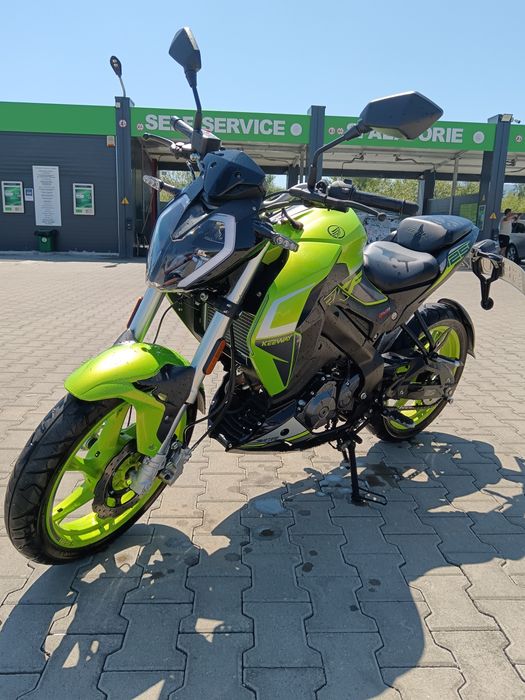 Motocicleta keewey 125.