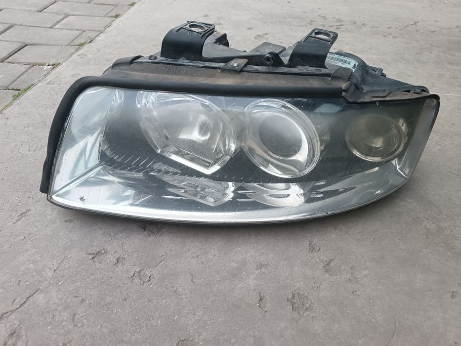 Фарове за Ауди А4 Б6  Валео