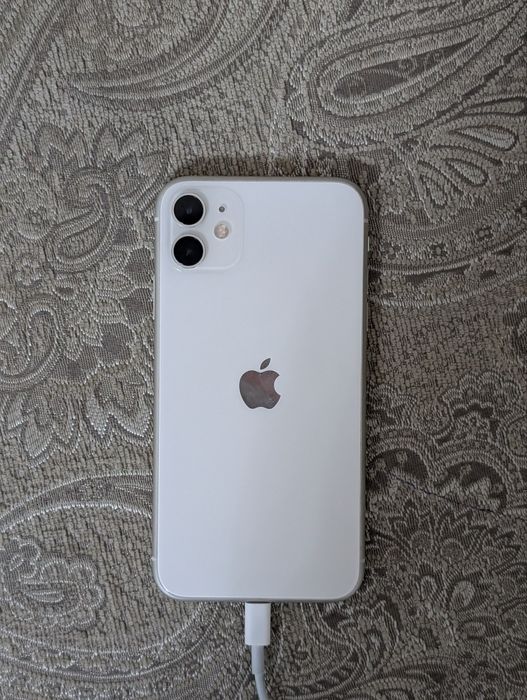 Продам Айфон 11 заблокирован