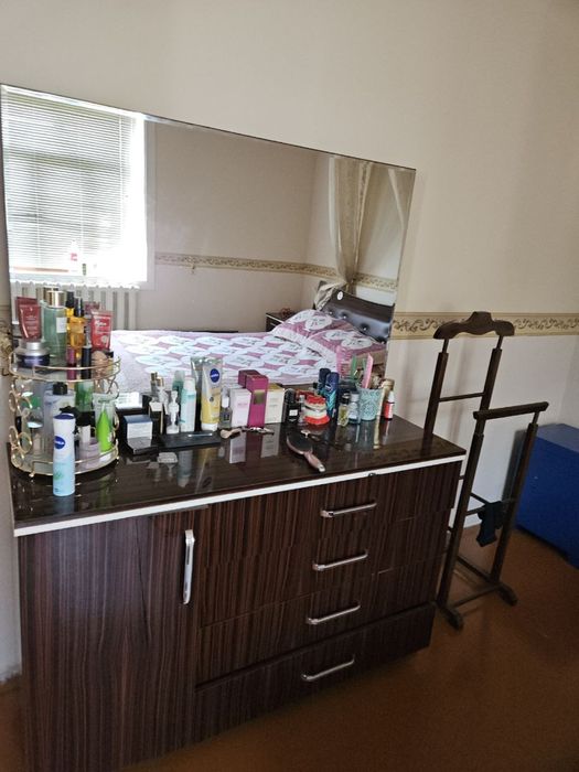 Shkaf 2ta, devan2ta, komot 2ta, dvuxspalni 1ta