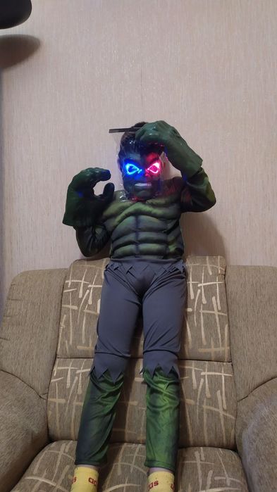 Детские костюмы новые