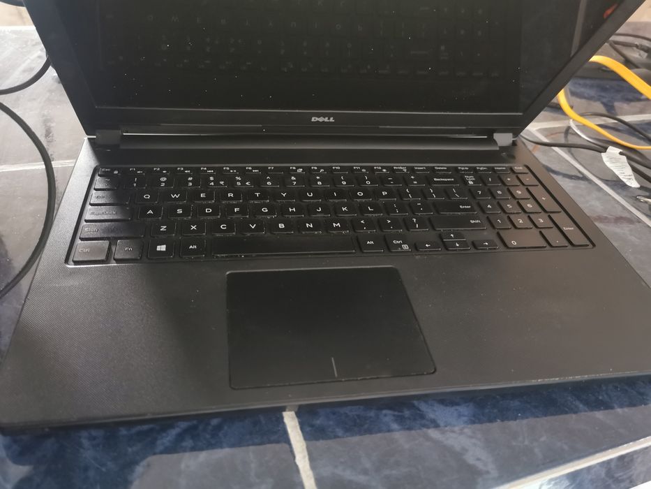 Vand Dell 5555 (pentru piese)