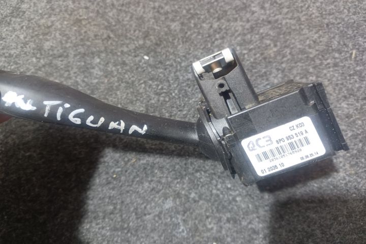Maneta stergatoare parbriz si luneta 8P0953519A Volkswagen VW Tiguan