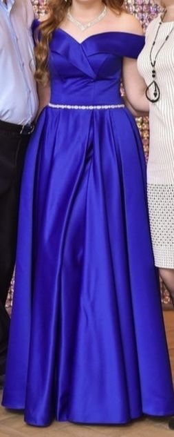 Продам выпускное платье новое