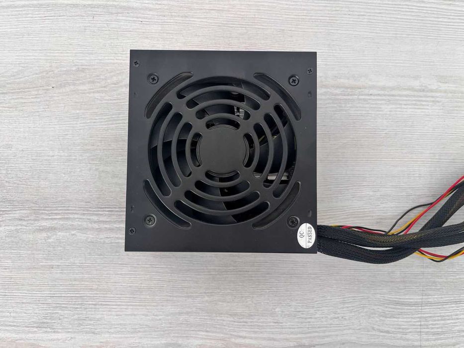 Pc-Power V750 750W — Блок питания для ПК в отличном состоянии