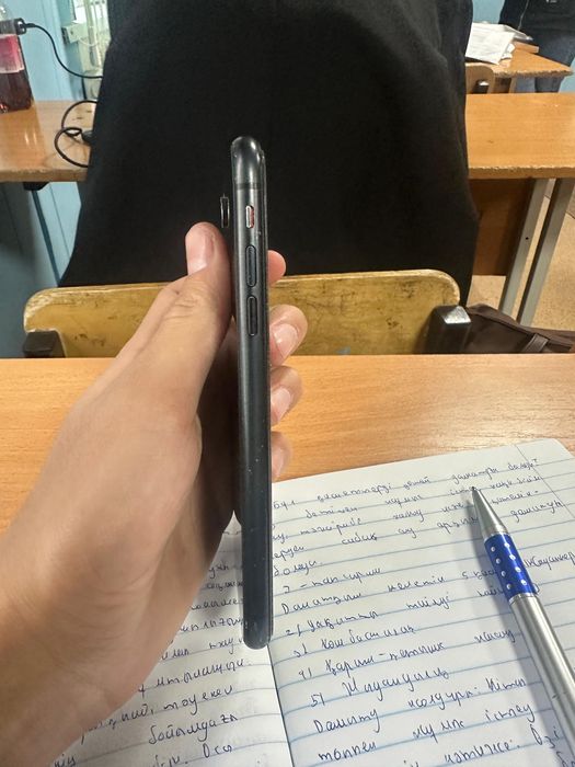 Айфон хр хорошо работает