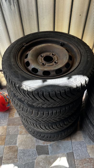 Vand roti skoda octavia r15 si roti ford fiesta R14