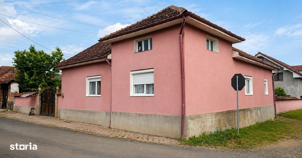 Lunca, Bihor - Casa cu garaj - 153 mp si anexe + Teren 1.931 mp