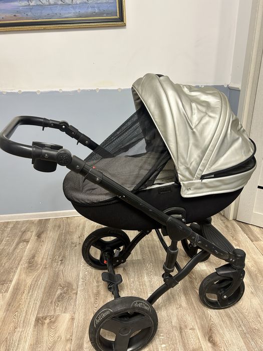 Коляска б/у с автокреслом