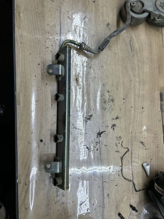 Ниссан помпа, термастат Компрессор кондер